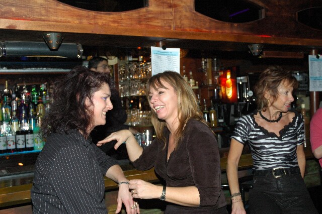 min 2005 12 18 sharkys 083